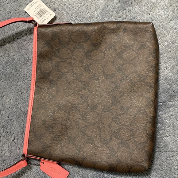 Coach Crossbody Bag with Zipper - Pink and Signature Coach Design - NWT - Picture 6 of 8